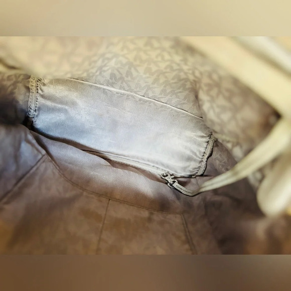 Michael Kors Rhea Large Backpack - Picture 11 of 16